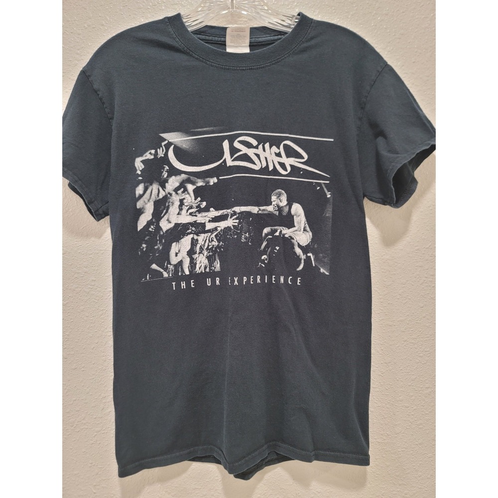 Usher concert tshirt The UR experience tour. Black size small